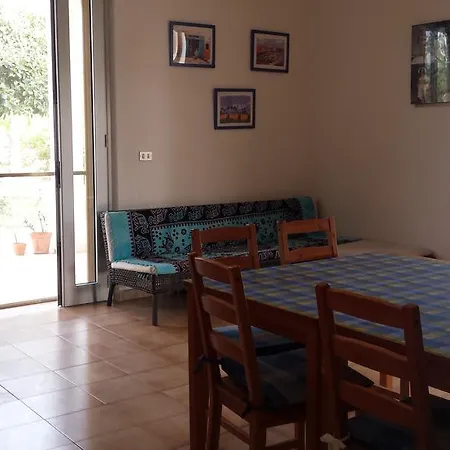 Casa vacanze Delle Camelie Al Mare Torre Chianca